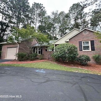 3 Saint James Cir, Southern Pines, NC 28387