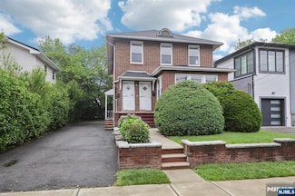 11 Warwick Ave, Fort Lee, NJ 07024