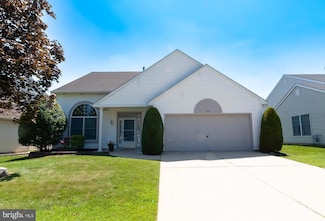 89 Lantern Ln, Columbus, NJ 08022