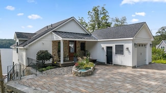 182 Manchaug Rd, Sutton, MA 01590