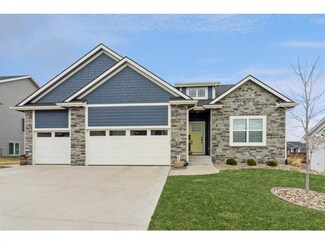 1605 Red Cedar Ln, Granger, IA 50109