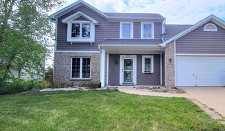2119 Glen Hollow Dr, Auburn, IN 46706