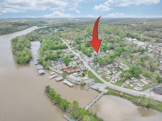 203 Recreation Ave, Rockaway Beach, MO 65740