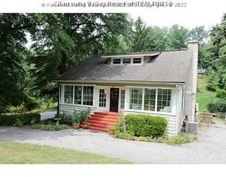 806 Byus Dr, Charleston, WV 25311