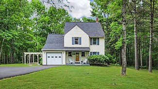 15 Cove Rd, Winterport, ME 04496