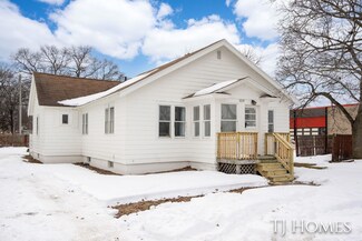 1059 Irwin Ave, Muskegon, MI 49442
