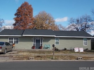 407 E 15th St, Caruthersville, MO 63830