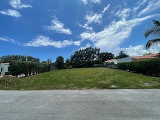 218 NW 8th St, Boca Raton, FL 33432
