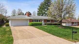 115 Vlasis Dr, Ballwin, MO 63011