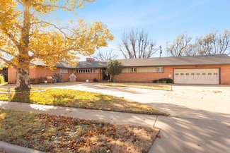 2011 N Mary-Ellen St, Pampa, TX 79065
