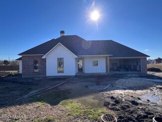 1008 Elizabeth Dr, Breaux Bridge, LA 70517