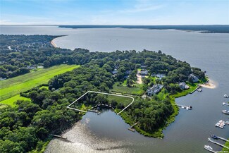 255 Peconic Bay Blvd, Aquebogue, NY 11931