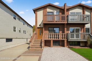 191 Lamberts Ln, Staten Island, NY 10314