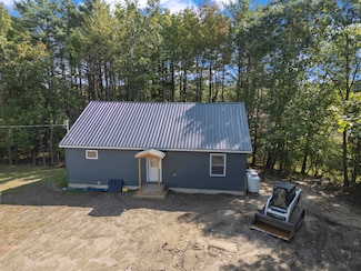 2 Orchard St, Gardiner, ME 04345