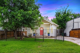 3809 Billingsley St, Houston, TX 77009