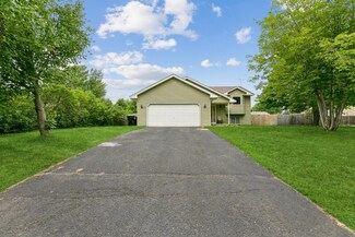 25874 8th St W, Zimmerman, MN 55398