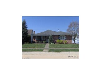 909 4th St, Saint Marys, WV 26170