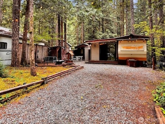 101 3 Sunset Cir, Deming, WA 98244