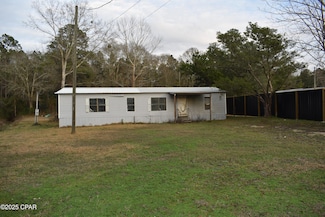 897 S 8th St, Chipley, FL 32428