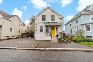 100 Sutton Ave, East Providence, RI 02914