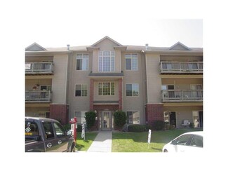 250 Cimarron Dr Unit 223, Hiawatha, IA 52233