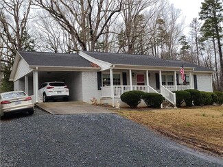 8163 Us Highway 220 Bus N, Randleman, NC 27317