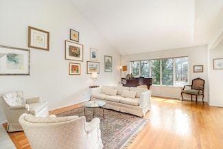 7470 Cahill Rd, Edina, MN 55439