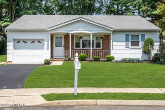 12 Ely Ct, Toms River, NJ 08757