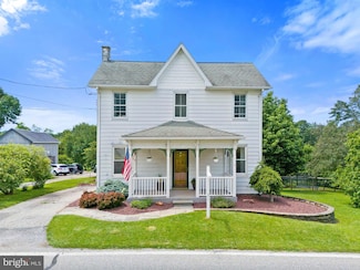 2518 New Park Rd, New Park, PA 17352