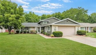 17084 Hunting Meadows Dr, Strongsville, OH 44136