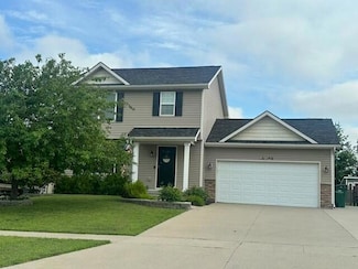 10403 Stonecrest Dr, Johnston, IA 50131