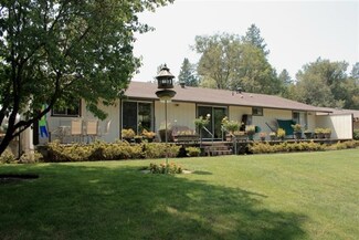 2992 S River Rd, Grants Pass, OR 97527