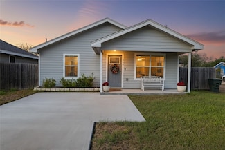 200 W 4th St, Alice, TX 78332