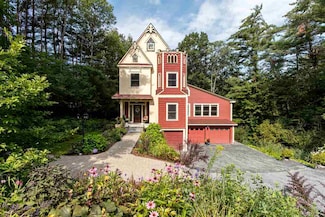 7 Barrett Rd, Hanover, NH 03755