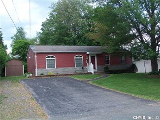 1 Poplar Ave, Whitesboro, NY 13492