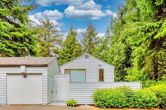 600 Island Dr Unit 1, Gleneden Beach, OR 97388