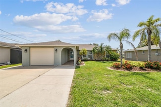 13909 Berkowitz Ave, Hudson, FL 34667