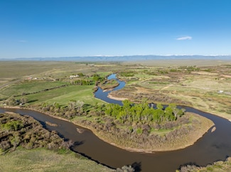 437 Rendezvous Rd, Riverton, WY 82501