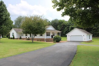 1041 Willoughby Rd, Paris, TN 38242