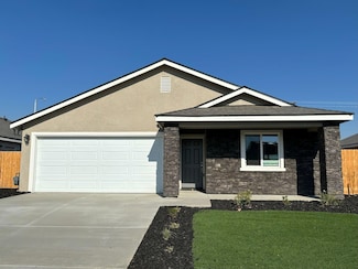 6134 Oak Crest Ave, Visalia, CA 93291