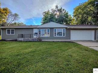 1351 S Lafayette Ave, Marshall, MO 65340