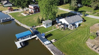 505 Lakeview Ct, Lowell, IN 46356