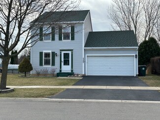 2382 N Quaker Hollow Ln, Round Lake Beach, IL 60073