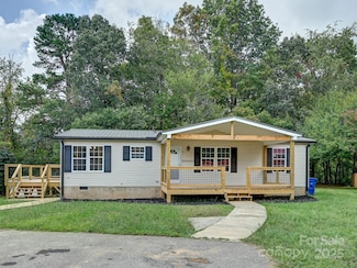 37 Motts Dr, Candler, NC 28715