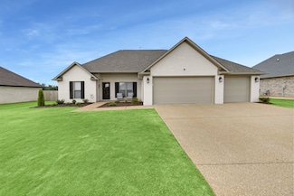 313 Strawberry Ridge Dr, Medina, TN 38355