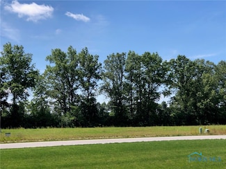 139 Coach House Loop, Bowling Green, OH 43402
