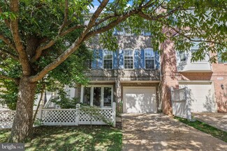 2702 Curzon Ct, Vienna, VA 22181