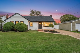 761 Barkley Ave, East Meadow, NY 11554