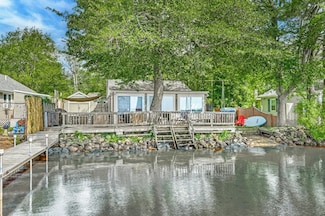 9 Shore Ave, Lakeville, MA 02347