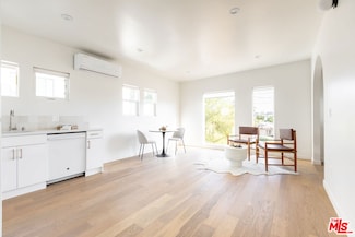 3611 1/2 Bellevue Ave, Los Angeles, CA 90026